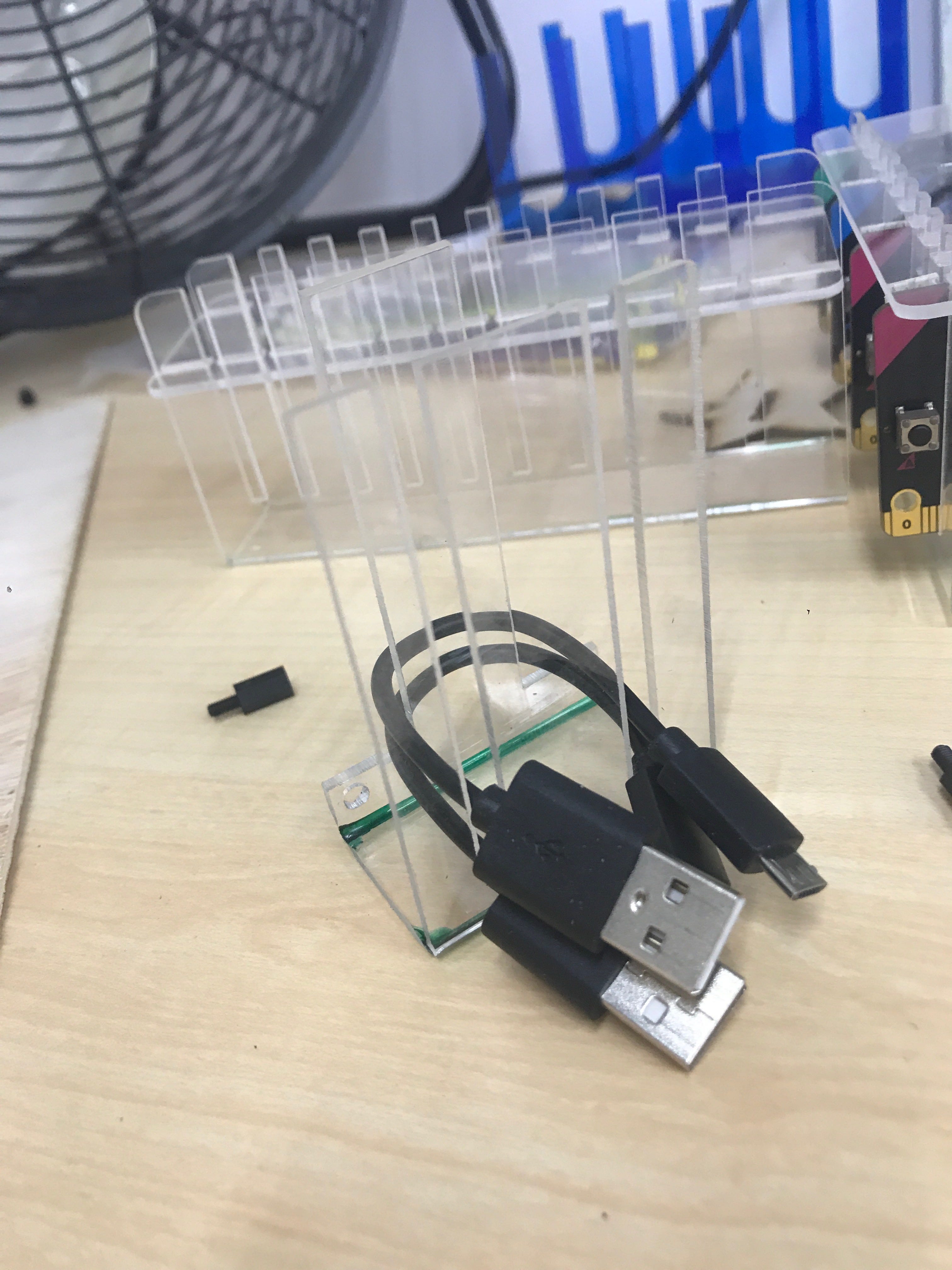 First prototype for the USB cable holder